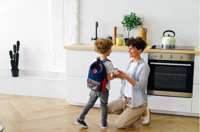 Що має бути у шкільному рюкзаку у дівчинки та хлопчика