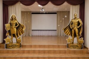 Фотозона до Дня Вчителя 👩‍🏫 Ростові фігури Вчитель та Вчителька 👨‍🏫
